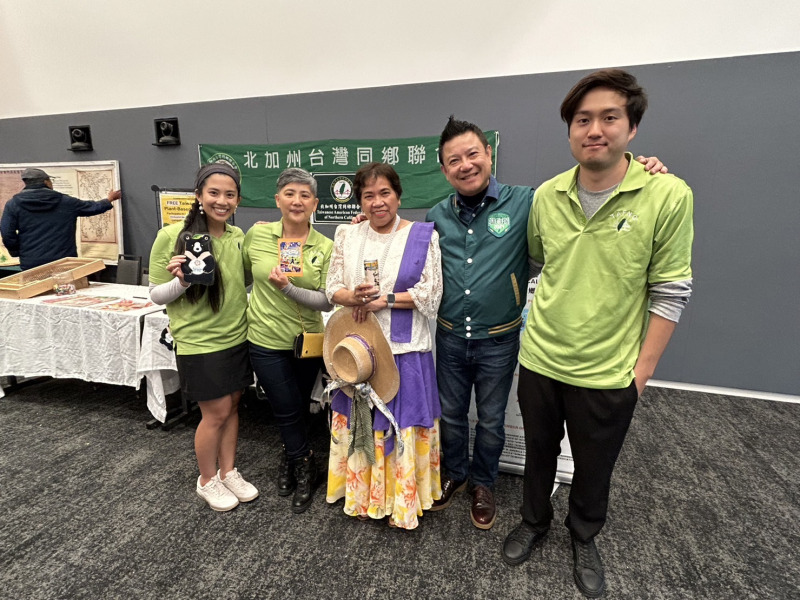 一人一信挺臺入世衛 北加州臺灣同鄉聯合會亞裔傳統節徵簽