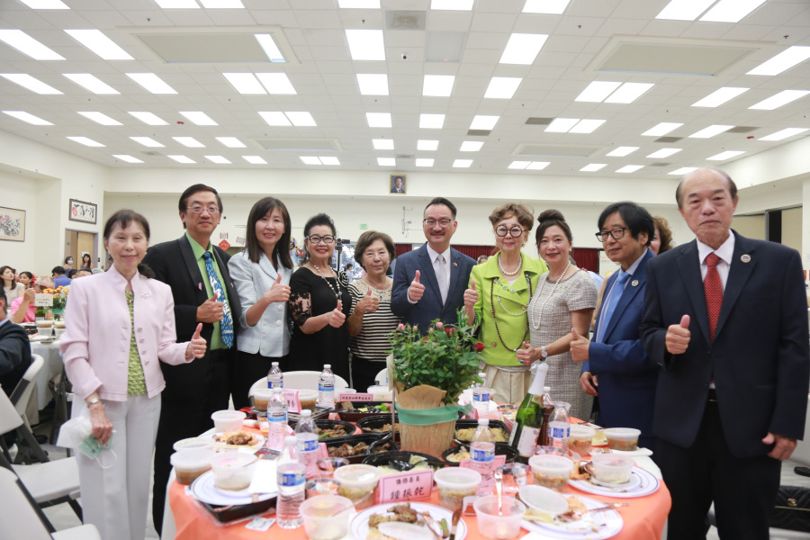 南灣舉辦歡迎晚宴 阮昭雄現場高歌同樂