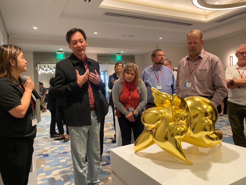 臺灣藝術家羅廣維雕塑舊金山首展 傳播愛與和平