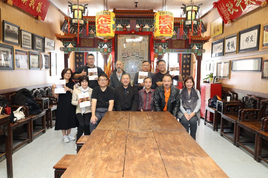 La delegación académica durante su visita a la Logia Suprema de San Francisco.