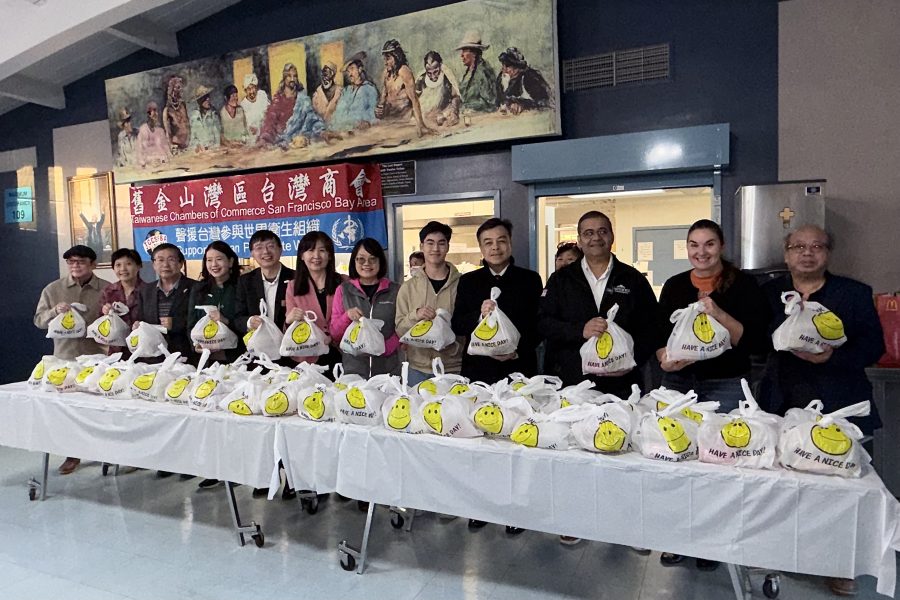 感恩節送暖!臺灣商會與鄉情會發放500份餐盒與外套