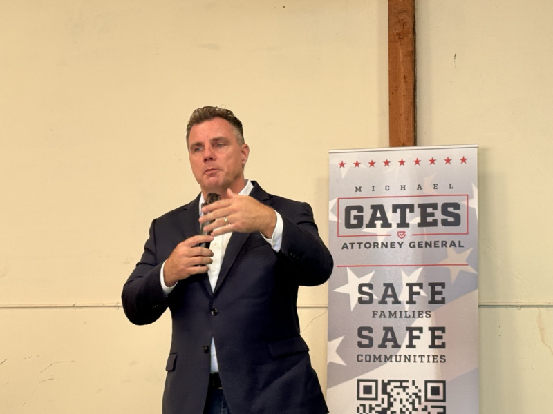 Michael Gates灣區辦市民大會 主張打擊犯罪 恢復法治
